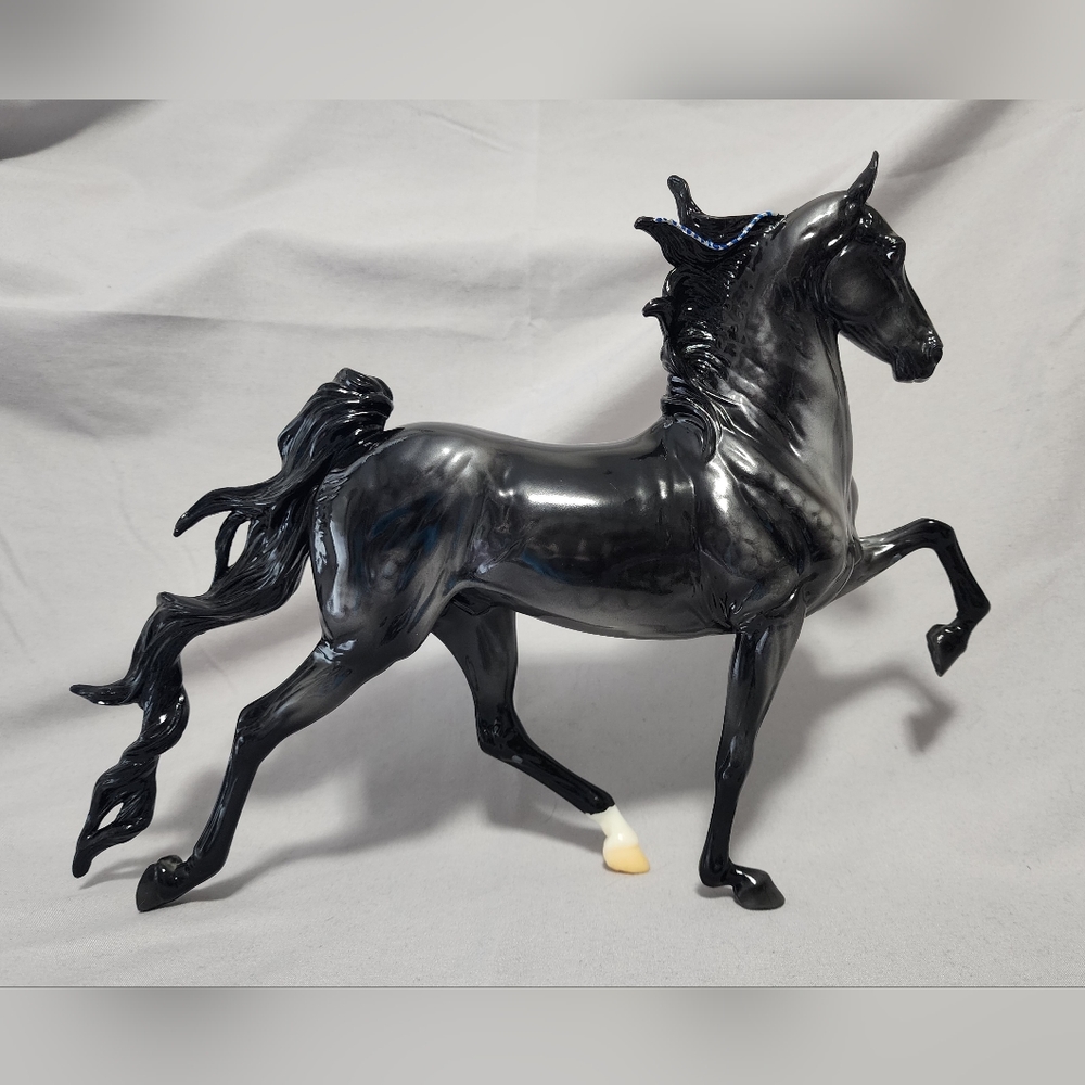 2021 Breyer Collector's Club Lafayette